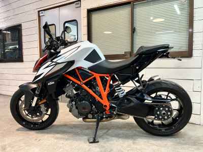 KTM 1290 Super Duke R 2020