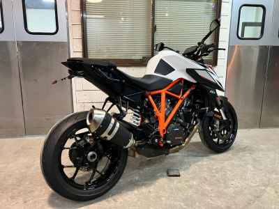 KTM 1290 Super Duke R 2020