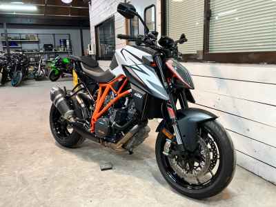 KTM 1290 Super Duke R 2020