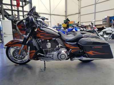 Harley-Davidson Street Glide FLHXSE1800 2015