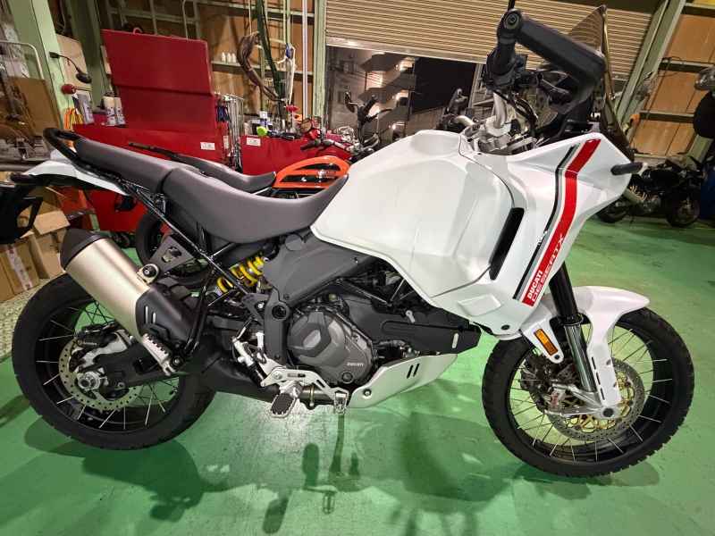Ducati DesertX 2024