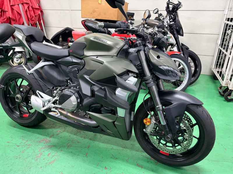 Ducati Streetfighter V2 2023