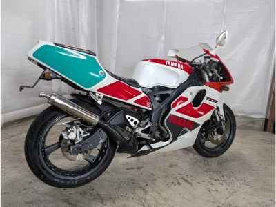 Yamaha TZR250R
