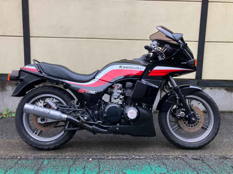 Kawasaki GPZ750F 2015