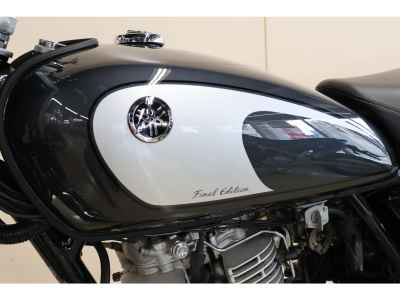 Yamaha SR400 2022