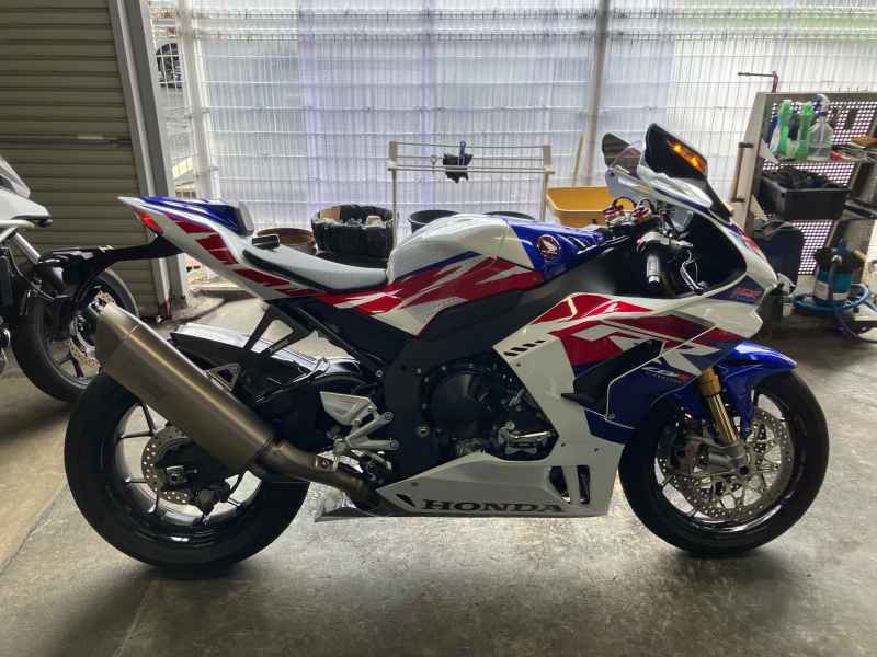 Honda CBR1000RR-R FB SP 2023