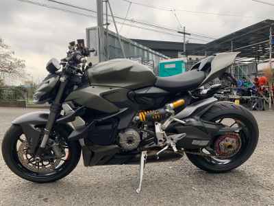Ducati Streetfighter V2 2023