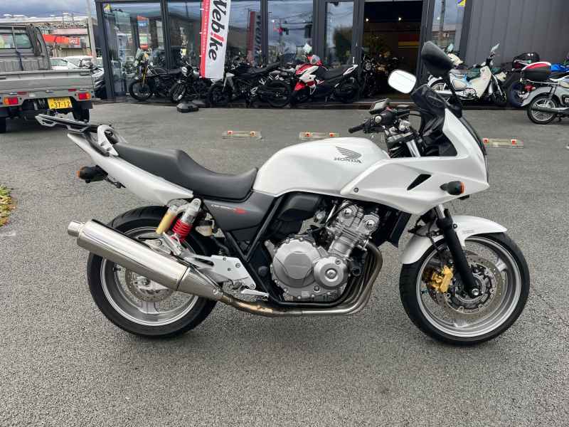 Honda CB400 Super Boldor 2026