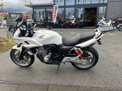 Honda CB400 Super Boldor 2026
