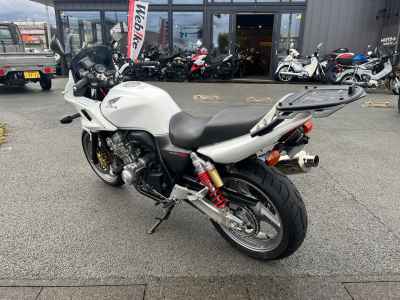 Honda CB400 Super Boldor 2026