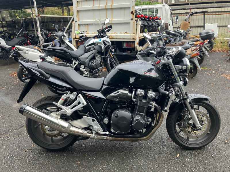 Honda CB1300SF 2025
