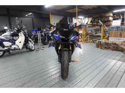 Yamaha YZF-R1M 2025