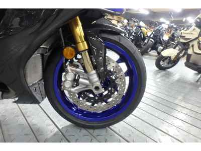 Yamaha YZF-R1M 2025