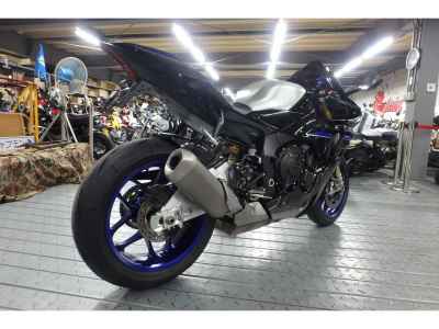 Yamaha YZF-R1M 2025