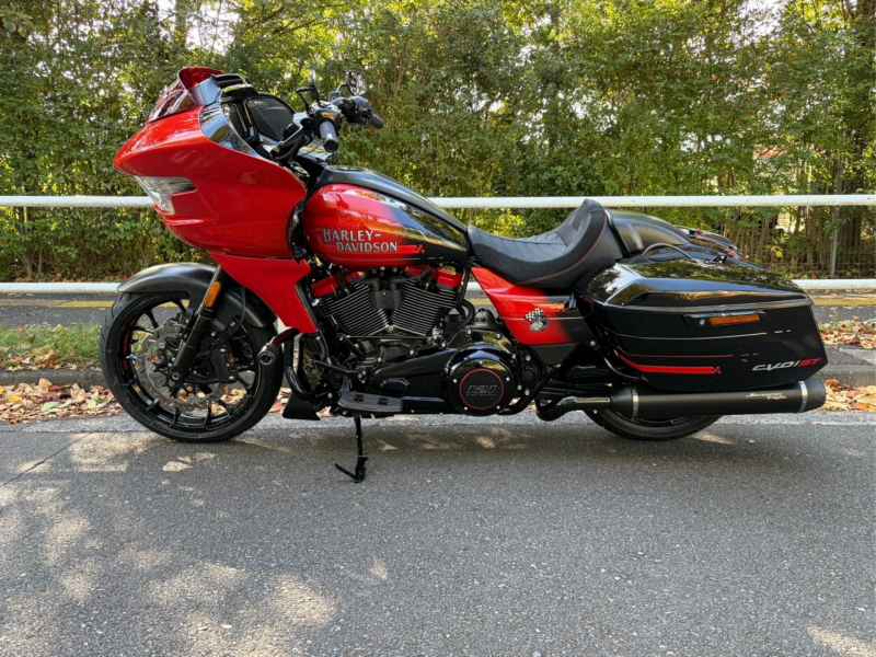 Harley-Davidson FLTRX STSE CVO 2026