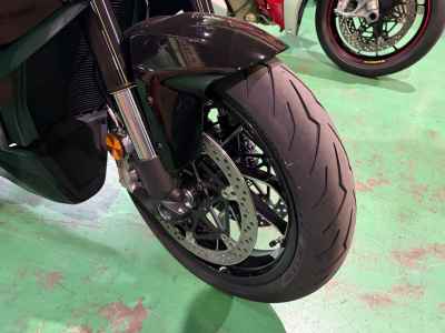 Ducati Diavel V4 2025