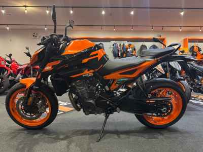 KTM 890 Duke GP 2025