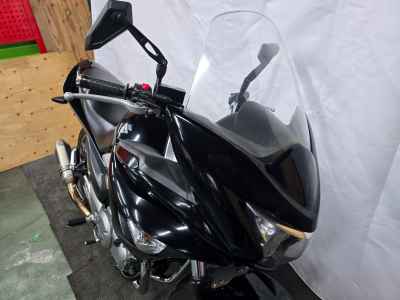 Suzuki GSR250F