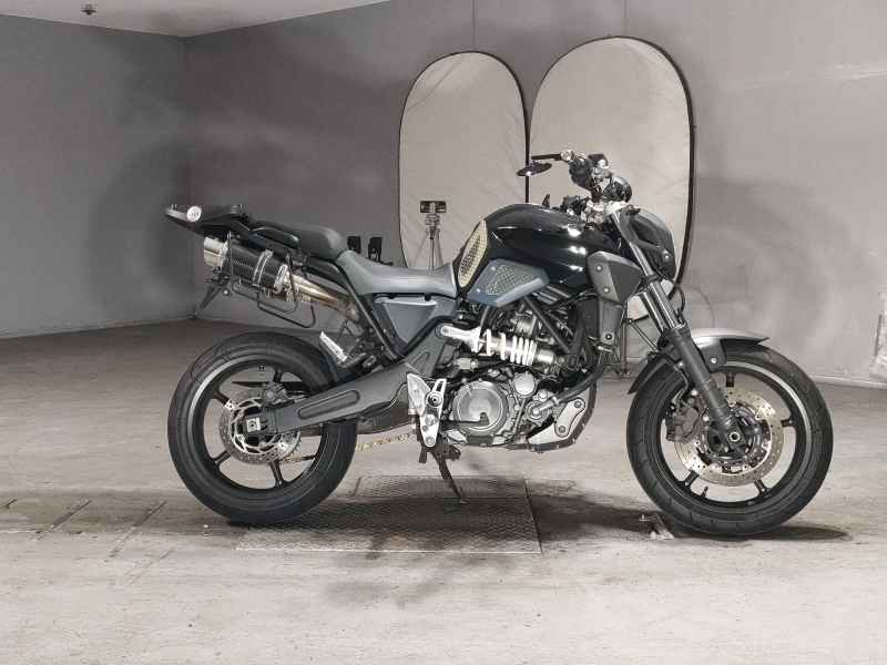 Yamaha MT-03/660