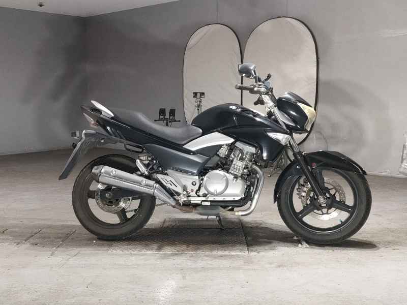 Suzuki GSR250