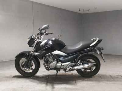 Suzuki GSR250