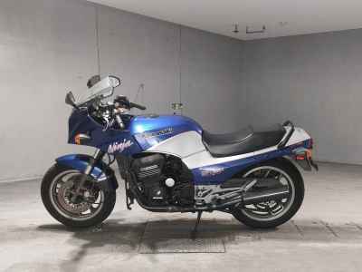 Kawasaki GPZ900R