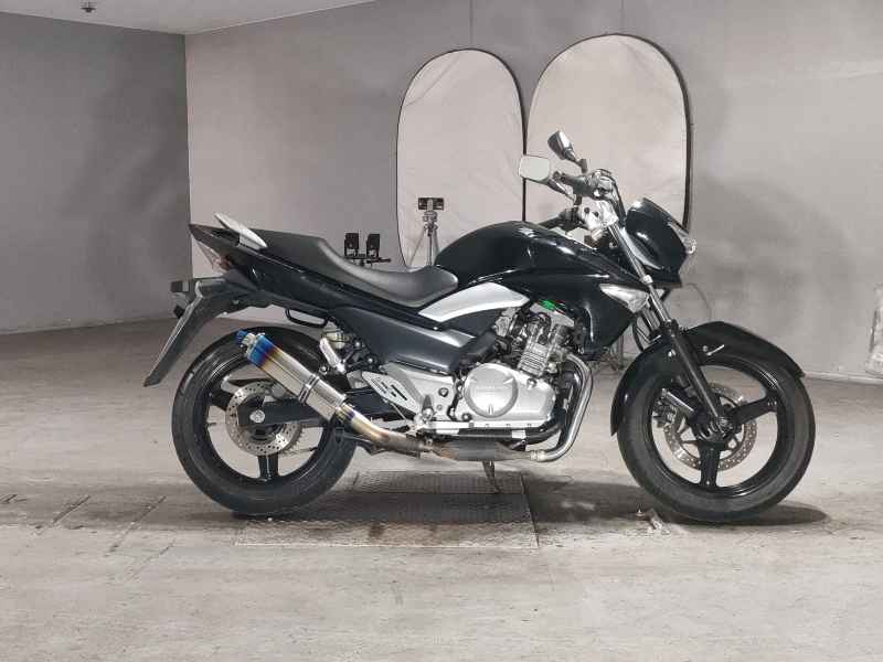 Suzuki GSR250