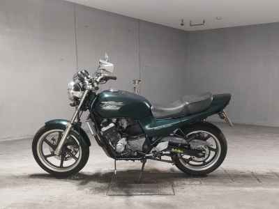 Honda CB250 Jade