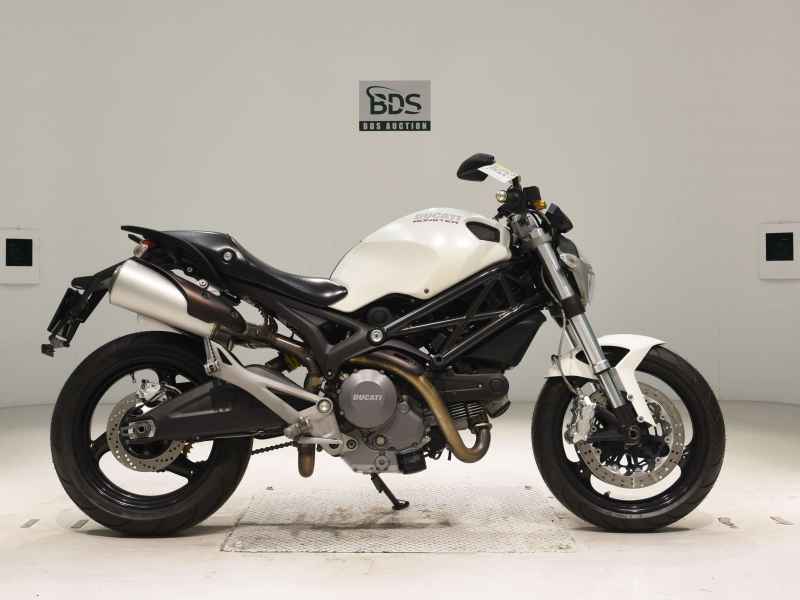 Ducati Monster 696 2013