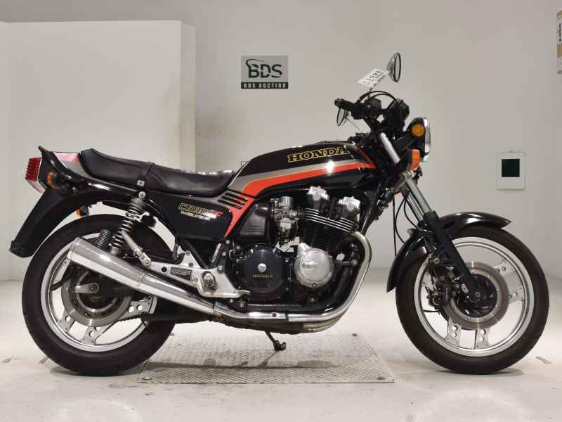 Honda CB900F 2023