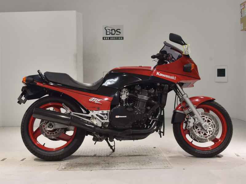 Kawasaki GPZ900R 1991