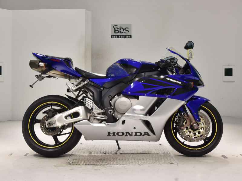 Honda CBR1000RR 2005