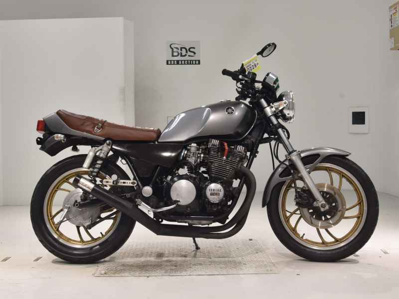 Yamaha XJ750E 1983