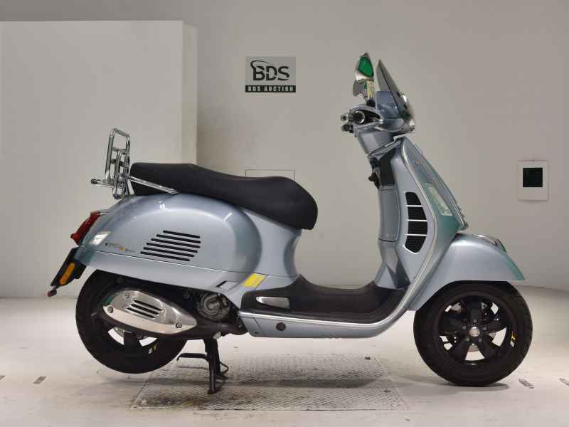 Vespa GTS300 Super 2022