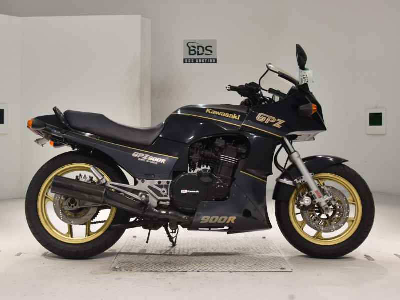 Kawasaki GPZ900R 1990