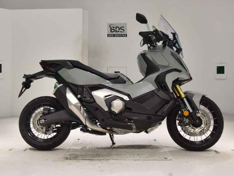 Honda X-ADV750 2024