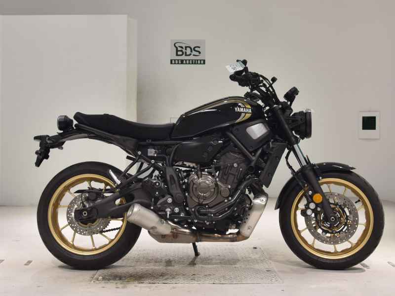 Yamaha XSR700 2024