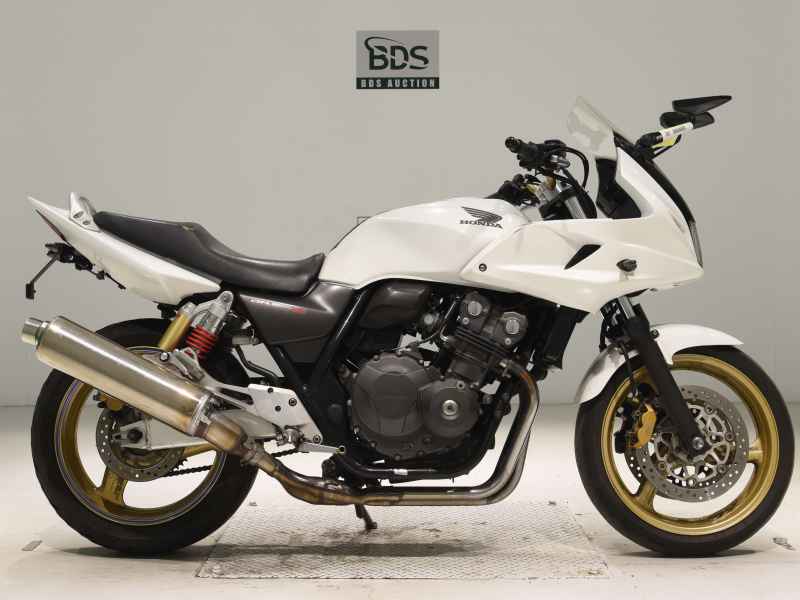 Honda CB400 Super Boldor 2011