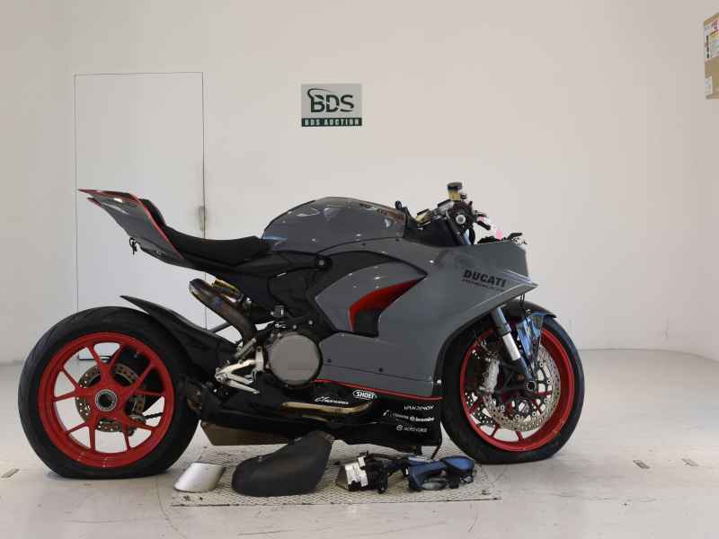 Ducati Panigale V2 2021