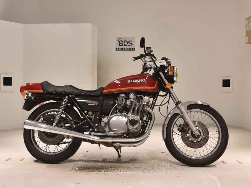 Suzuki GS750 2022