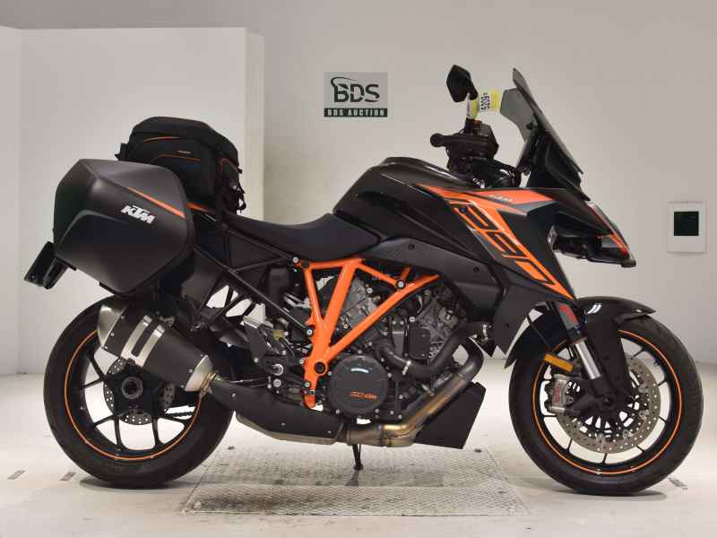 KTM 1290 Super Duke GT 2021