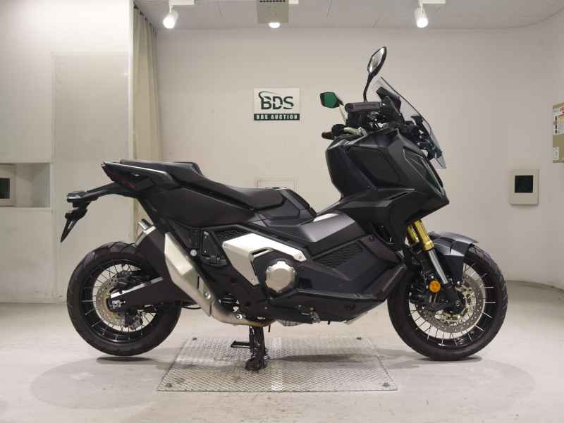 Honda X-ADV750 2024