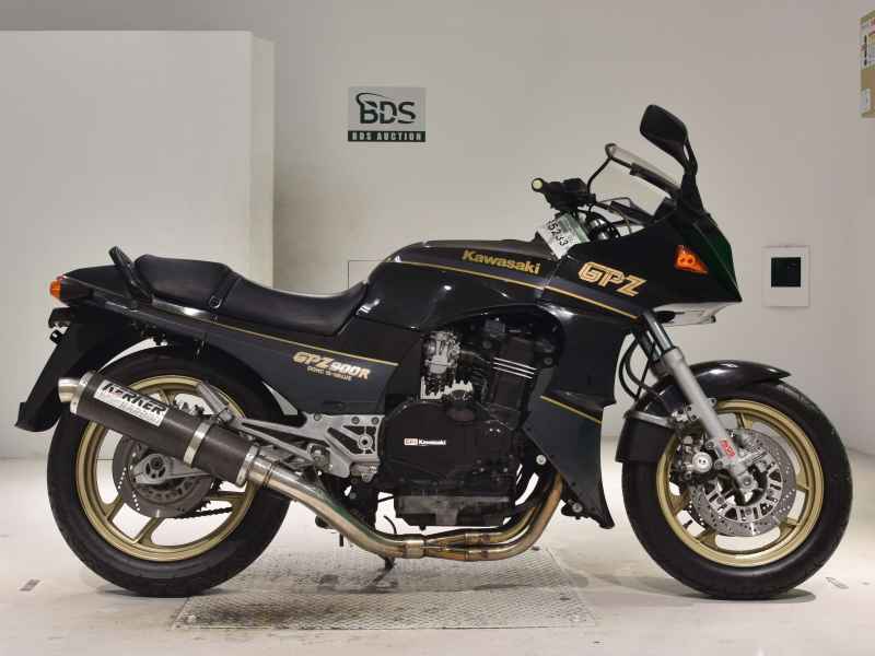 Kawasaki GPZ900R 1990