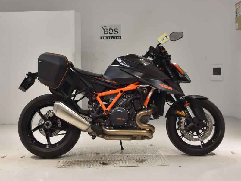 KTM 1290 Super Duke R 2021