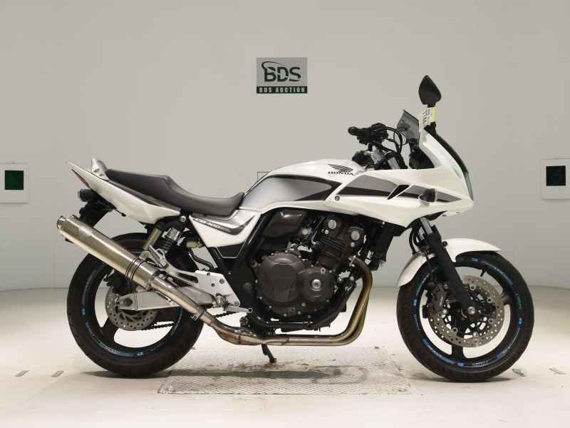 Honda CB400 Super Boldor 2010