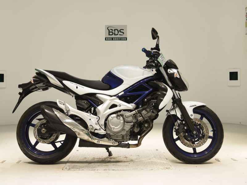 Suzuki Gladius 400 2011