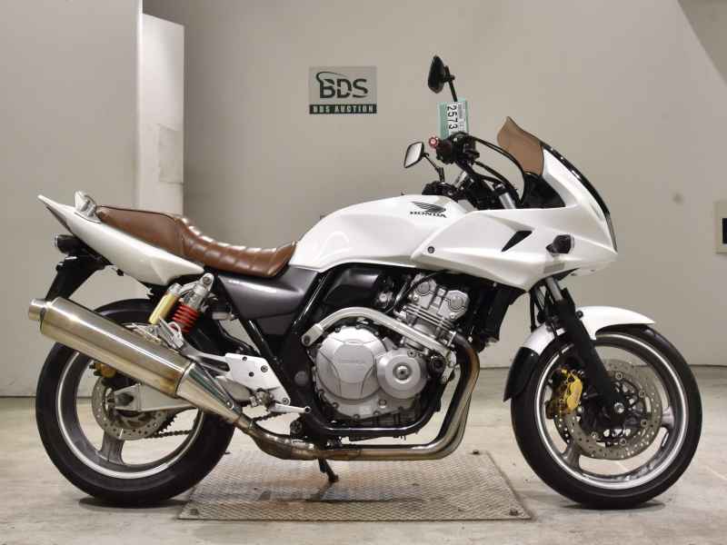 Honda CB400 Super Boldor 2009