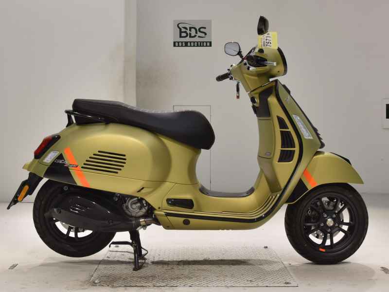 Vespa GTS300 SUPER 2024