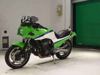 Kawasaki GPZ900R 2002