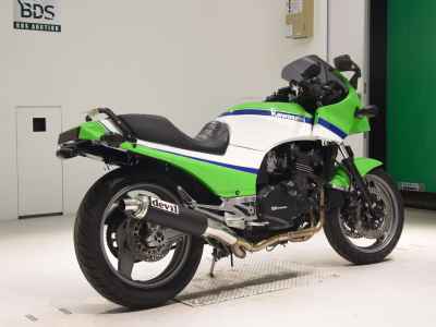 Kawasaki GPZ900R 2002